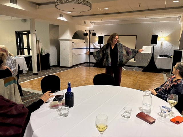 Gathering presentation indoors